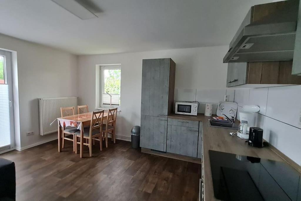 Komfortabele Ferienwohnung In Ruhiger Lage 萨斯尼茨 外观 照片